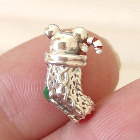 PANDORA Festive Mouse & Stocking Charm - Picture 3 of 5